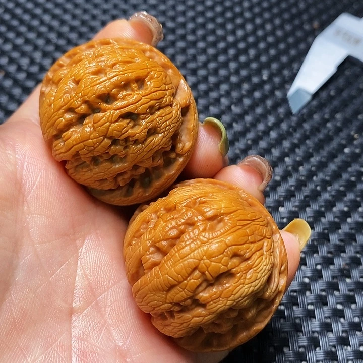 文玩核桃把件秦岭核桃