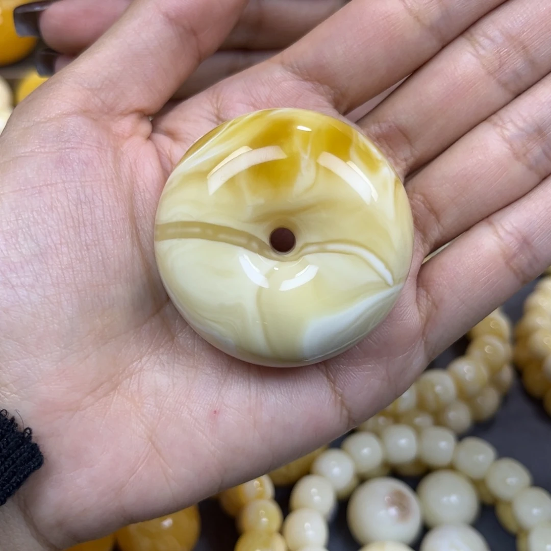 琥珀未镶嵌手串……