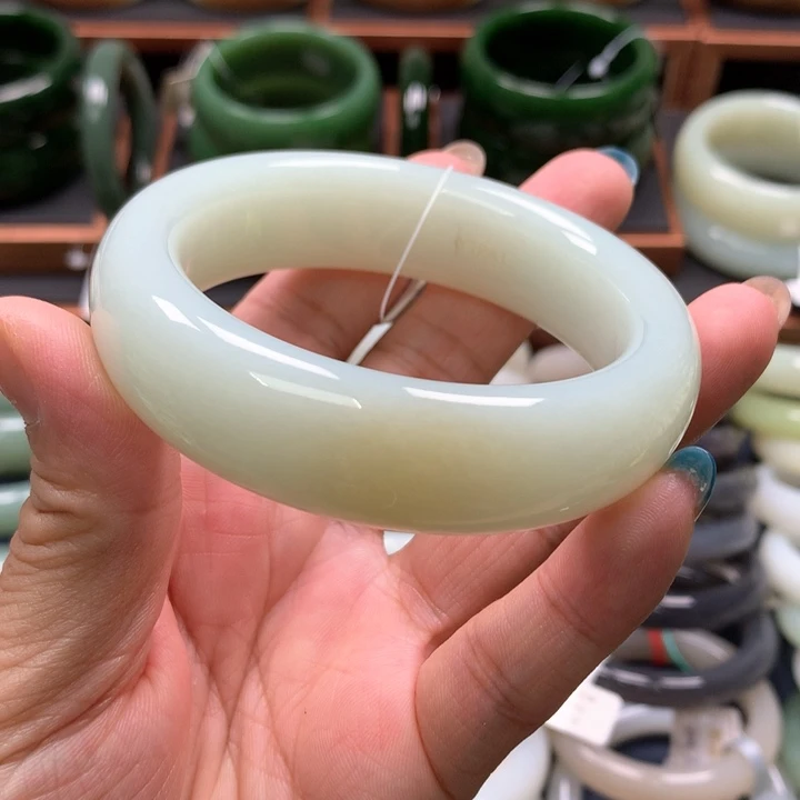 【闪购商品】未镶嵌手镯和田玉49