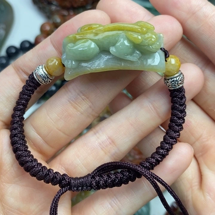 颈饰未镶嵌翡翠吊坠