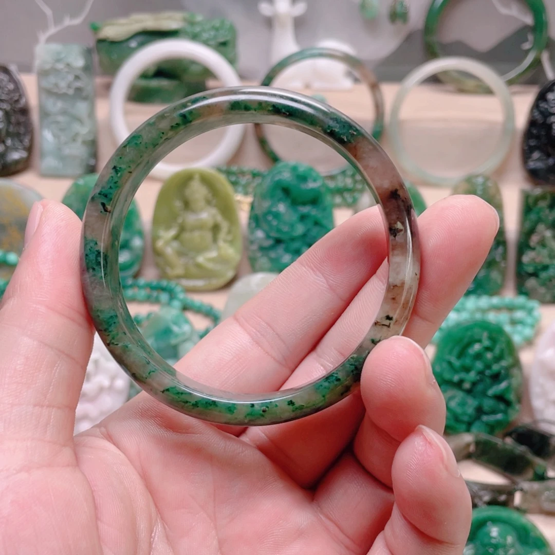 独山玉未镶嵌手镯