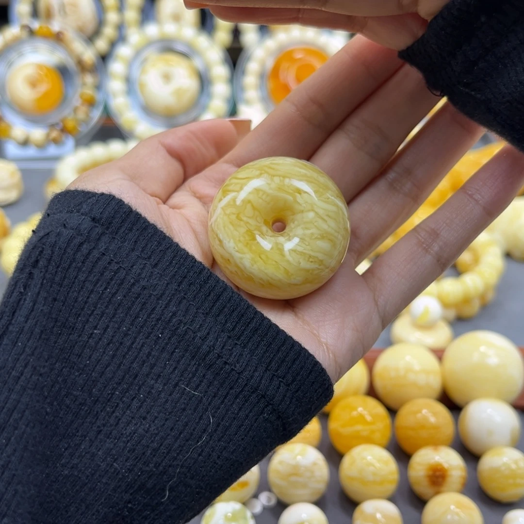 琥珀未镶嵌手串……