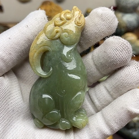 岫岩河磨玉（透闪石质玉）颈饰未镶嵌纪**卸