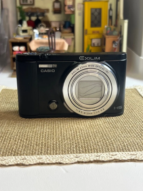 95新 Casio/卡西欧 sc200/zr2000,1600万像素，18倍变焦，带Wi-Fi
