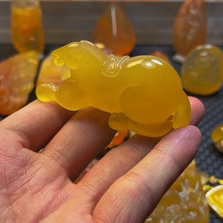 博***）未镶嵌旦面石英质玉