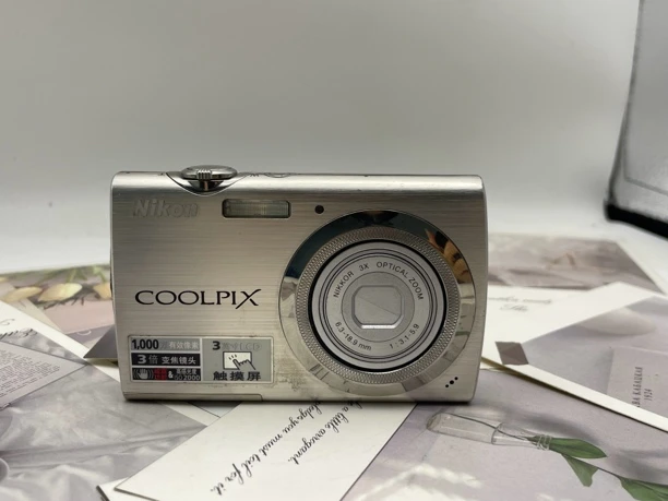 95新 Nikon/尼康 s230 1000w像素 3x光变 阳光氛围感冷白