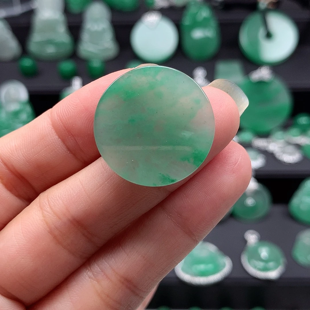 石英质玉（非洲翠）吊坠未镶嵌