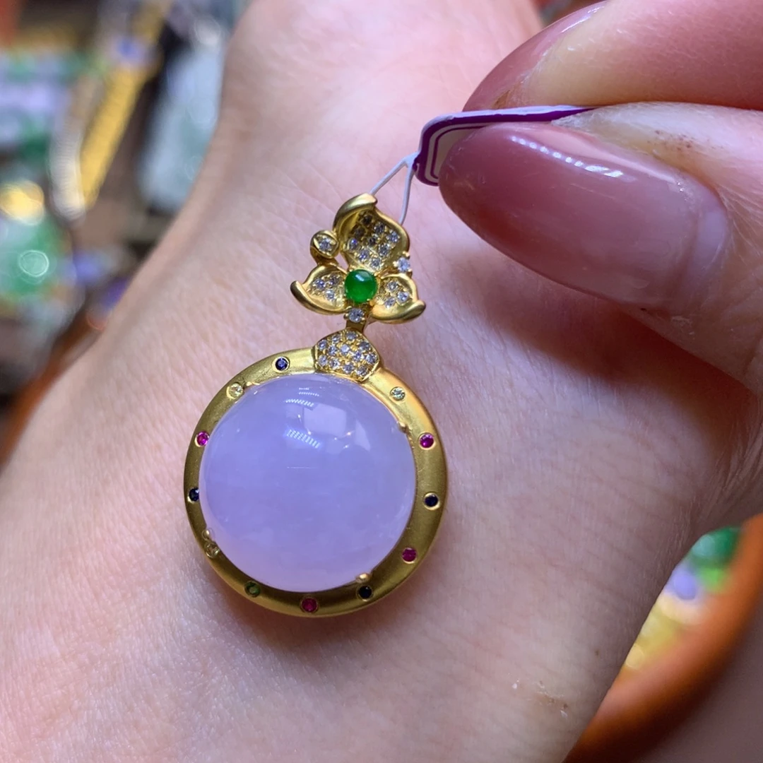 翡翠18K金镶嵌颈饰