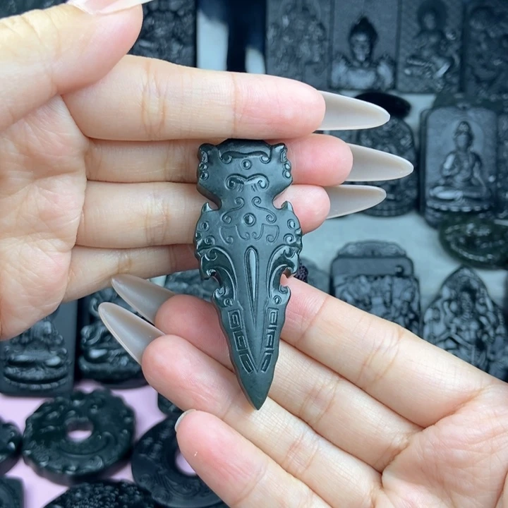 颈饰未镶嵌和田玉