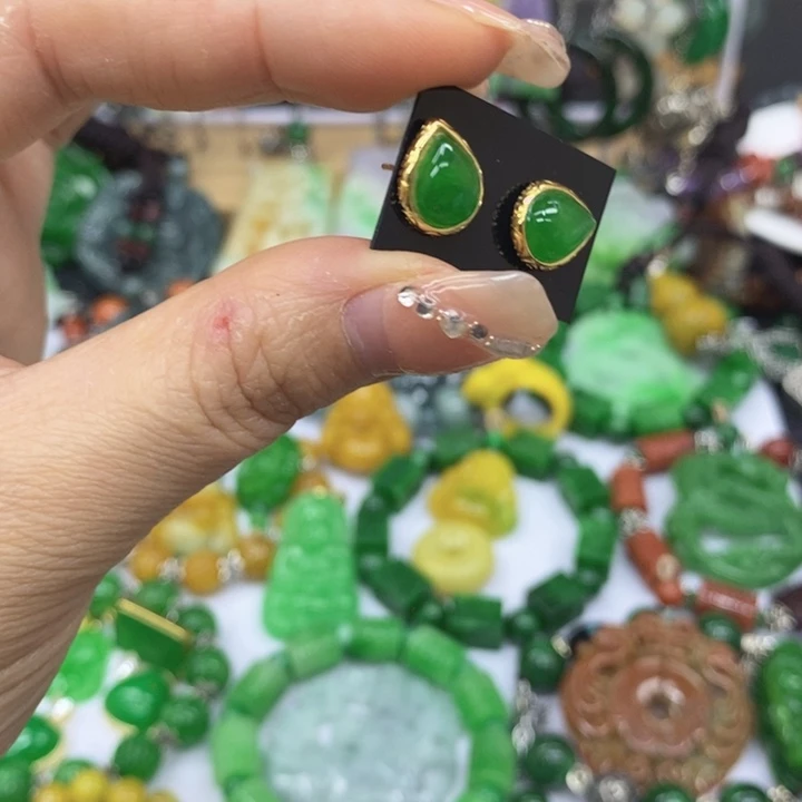 翡翠未镶嵌颈饰耳坠19