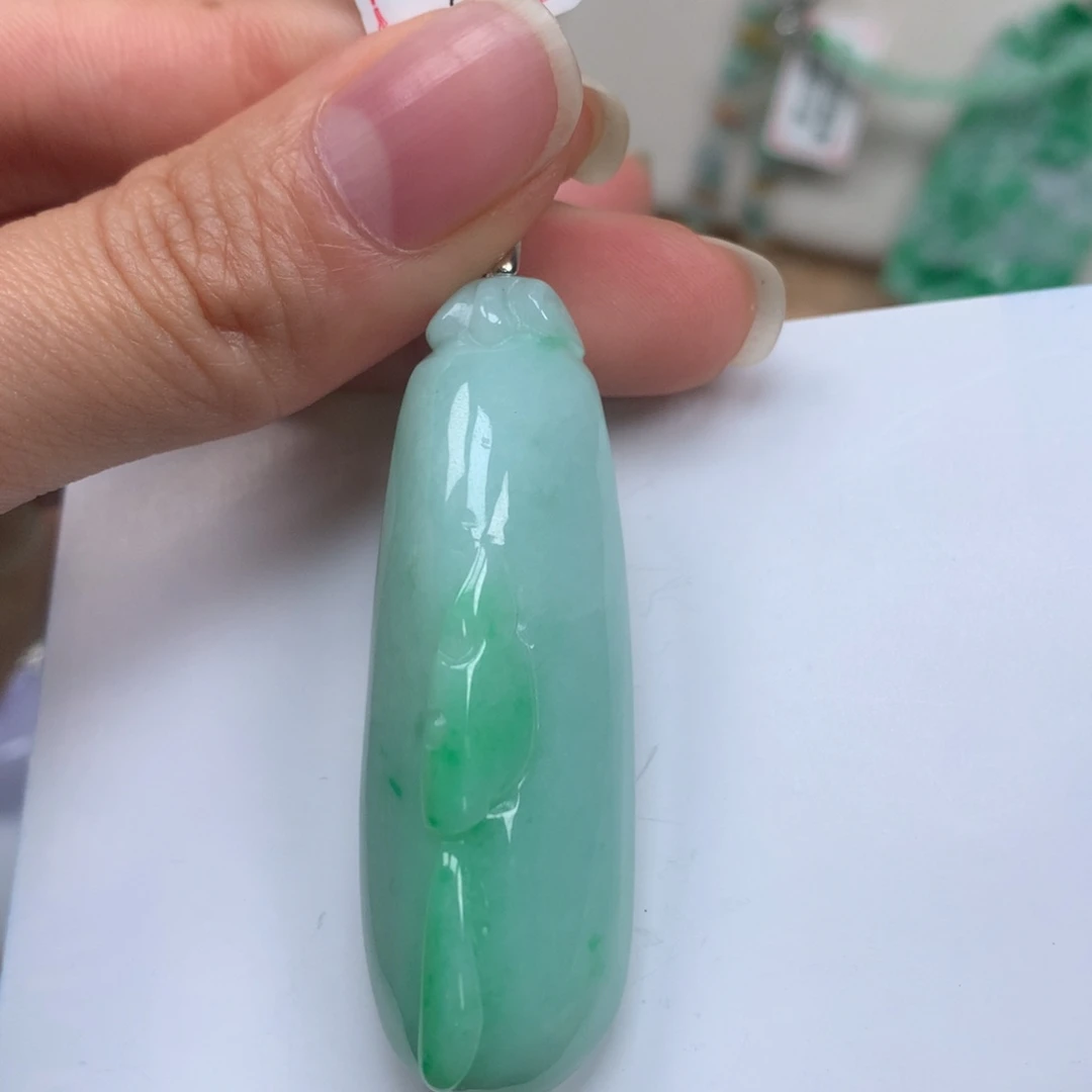 吊坠(不含链)未镶嵌翡翠