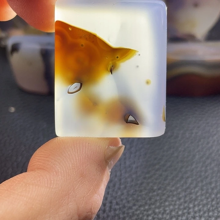 芳***林玛瑙/玉髓未镶嵌颈饰