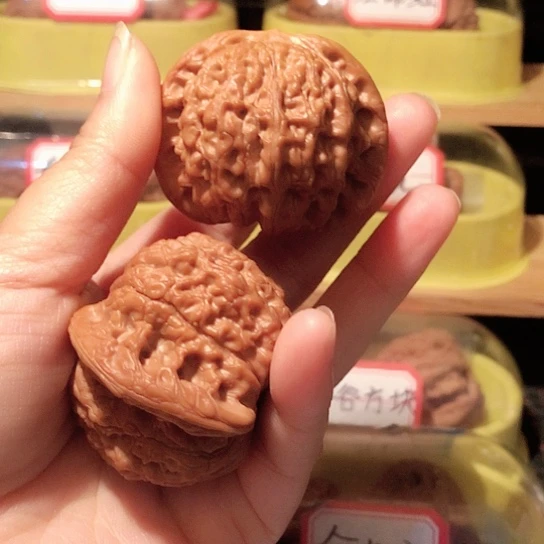 意*子文玩核桃把件血麒麟