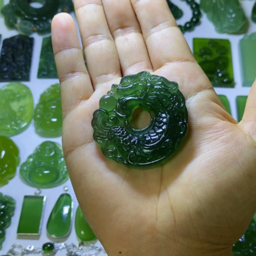 【闪购商品】蛇纹石玉未镶嵌颈饰