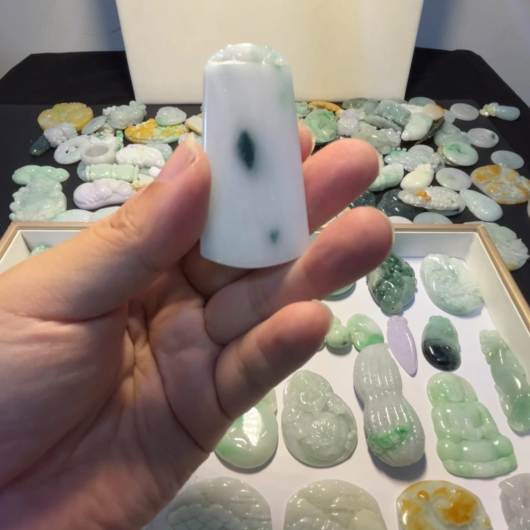 翡翠未镶嵌挂件4456