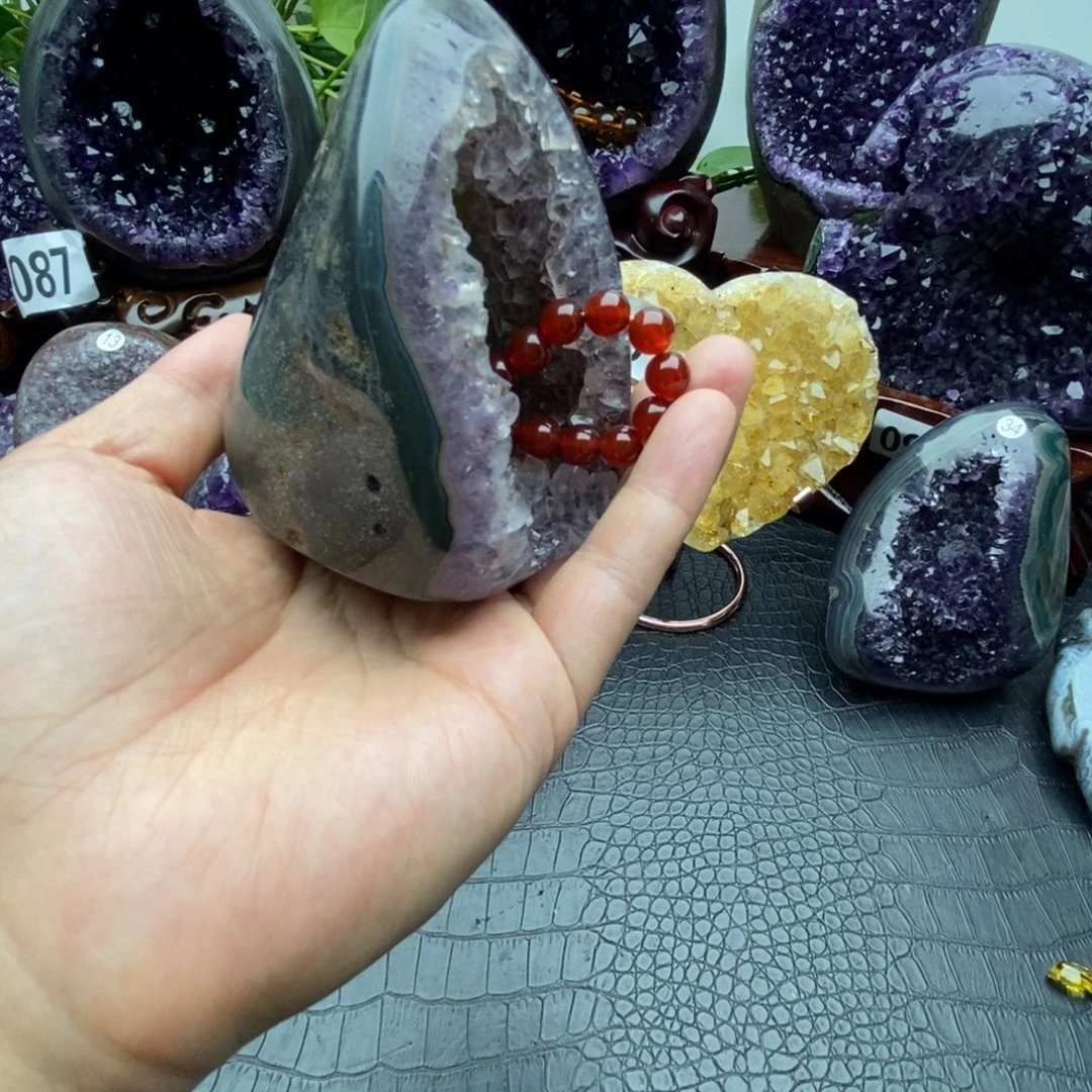 紫晶未镶嵌大型摆件（非配饰）