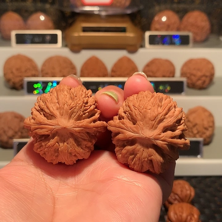 文玩核桃把件女娲石