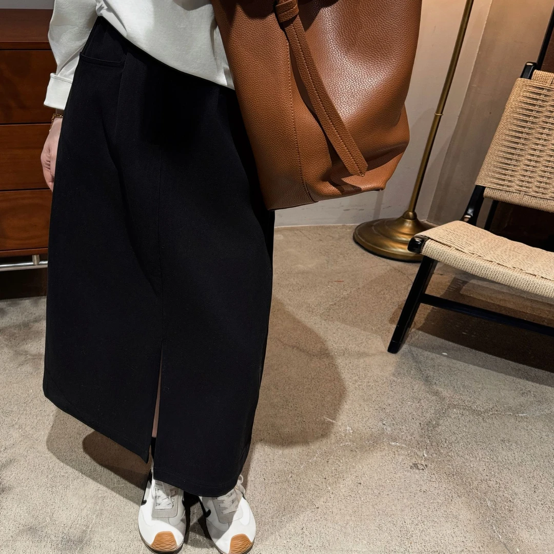 今婷韩系时尚休闲潮流开叉设计纯色松紧腰口袋工装半裙-M25112309