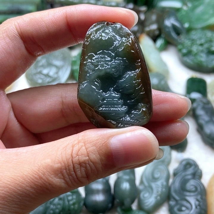 颈饰未镶嵌和田玉