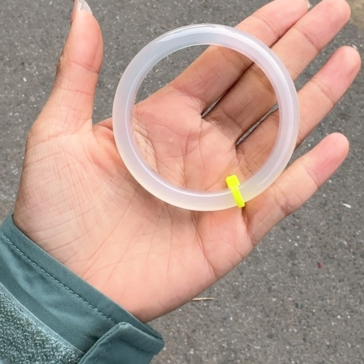 玛瑙/玉髓手镯未镶嵌小**儿