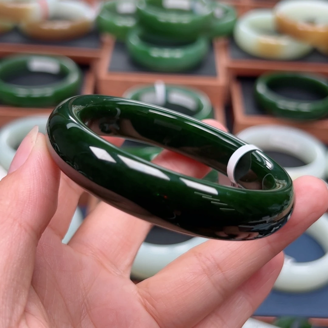 未镶嵌手镯和田玉（碧玉）