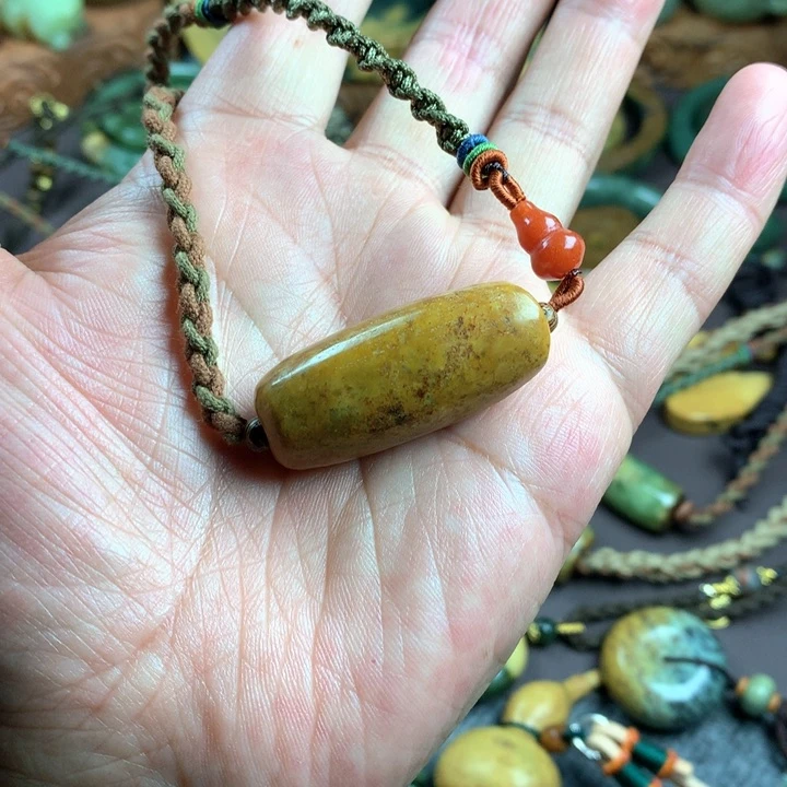 吊坠(赠链)未镶嵌岫岩河磨玉（透闪石质玉）