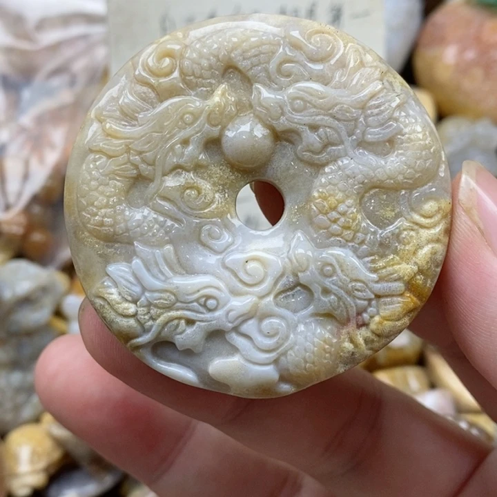 硅化珊瑚（珊瑚玉）未镶嵌颈饰