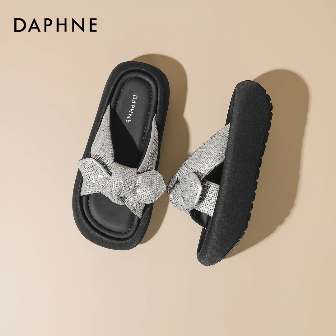 达芙妮新款踩屎感厚底一字拖女外穿25夏季蝴蝶结凉拖时尚沙滩拖鞋