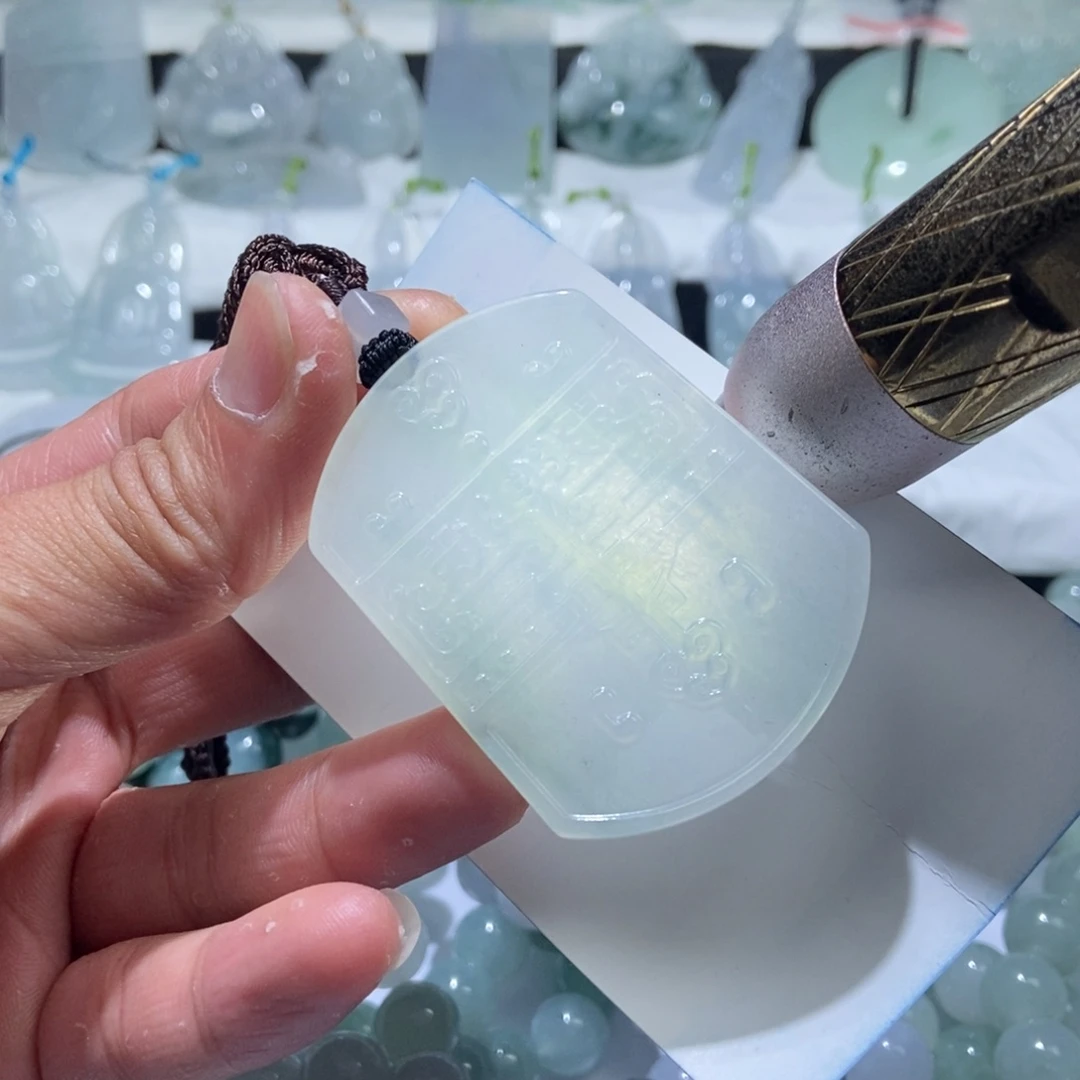 定制翡翠未镶嵌仿古牌