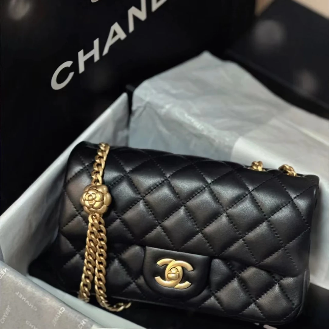 99新 Chanel/香奈儿 Chanel黑金山茶花大mini 26060051-03