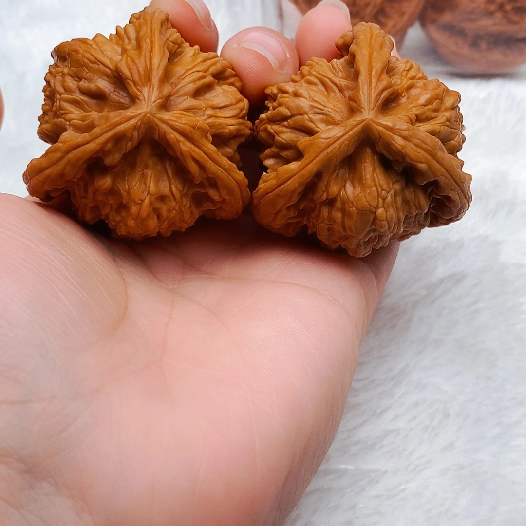 心***成吊坠文玩核桃三棱