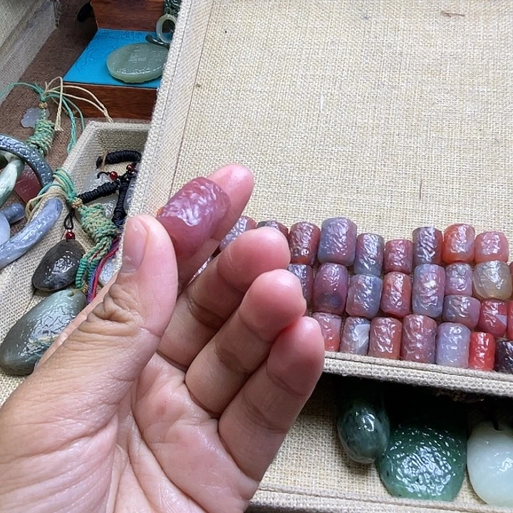 和田玉（糖玉）颈饰未镶嵌眸**?23