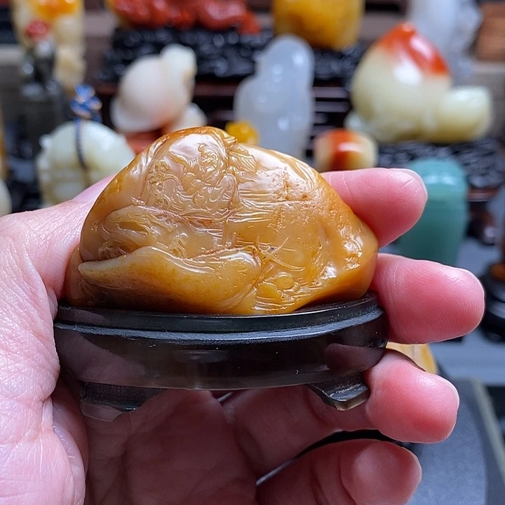 寿山石寿山田黄石薄意摆件 35.9克