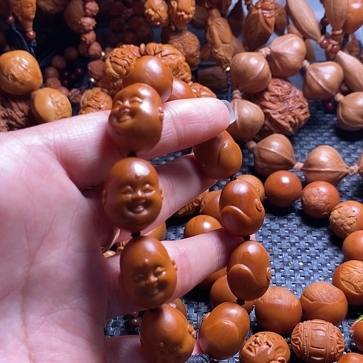 吊坠橄榄核十分开心