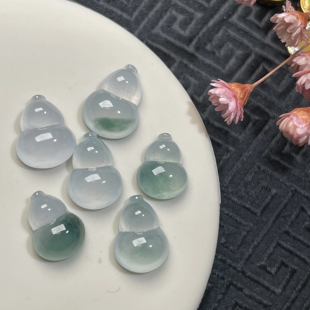 镶嵌(不含链)冰种飘花葫芦