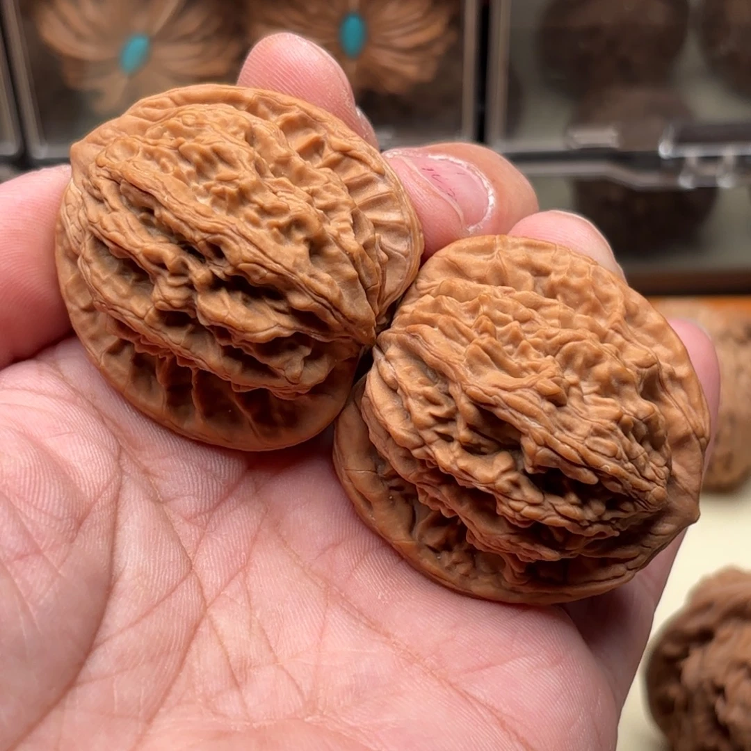 文玩核桃把件麦穗虎头