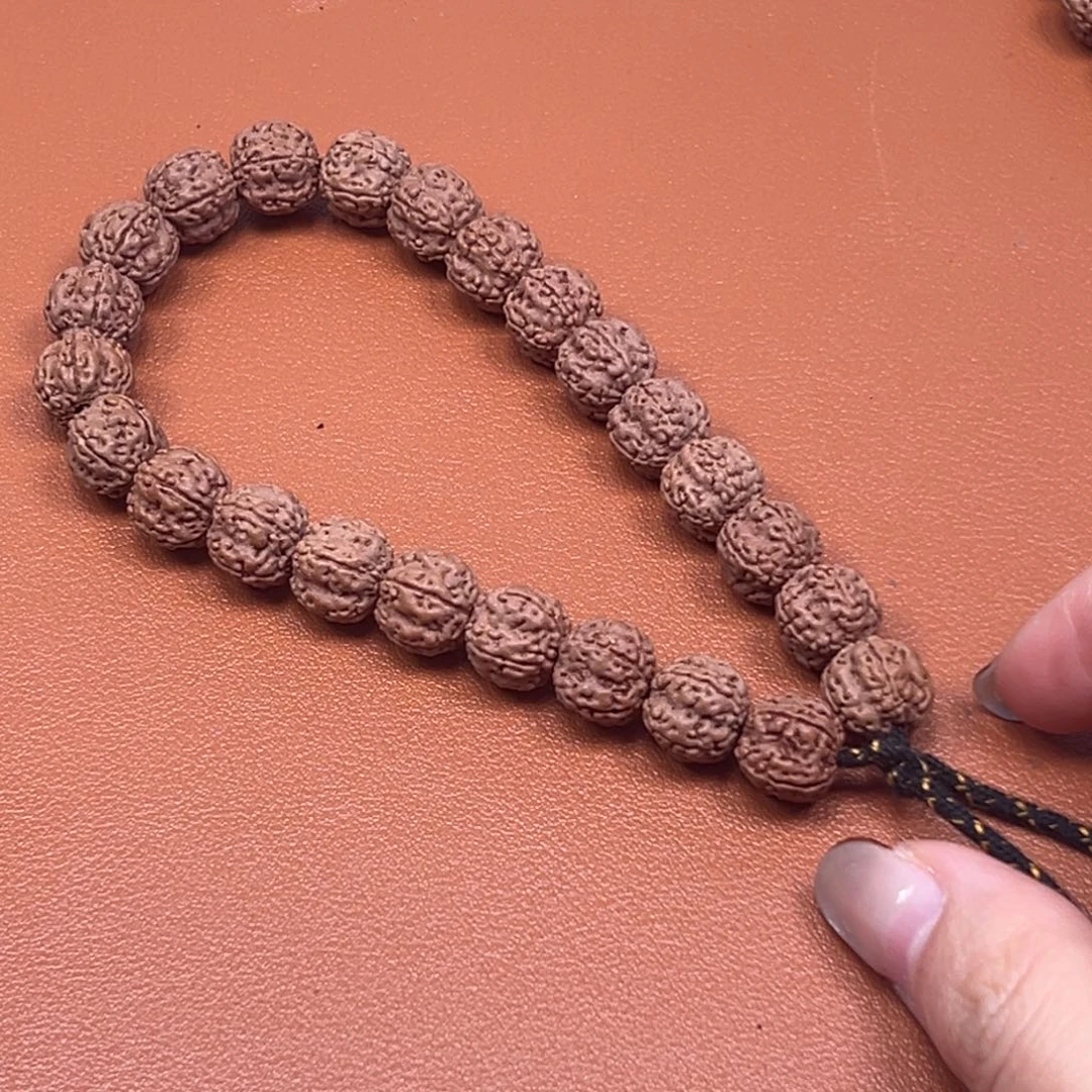 Y***。金刚菩提吊坠老树梅花