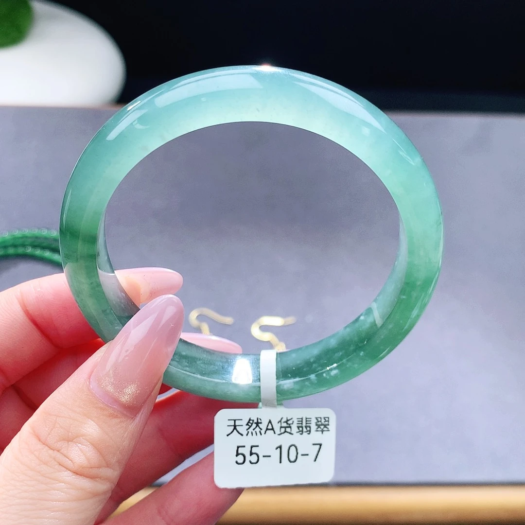 未镶嵌手镯（圆镯）翡翠