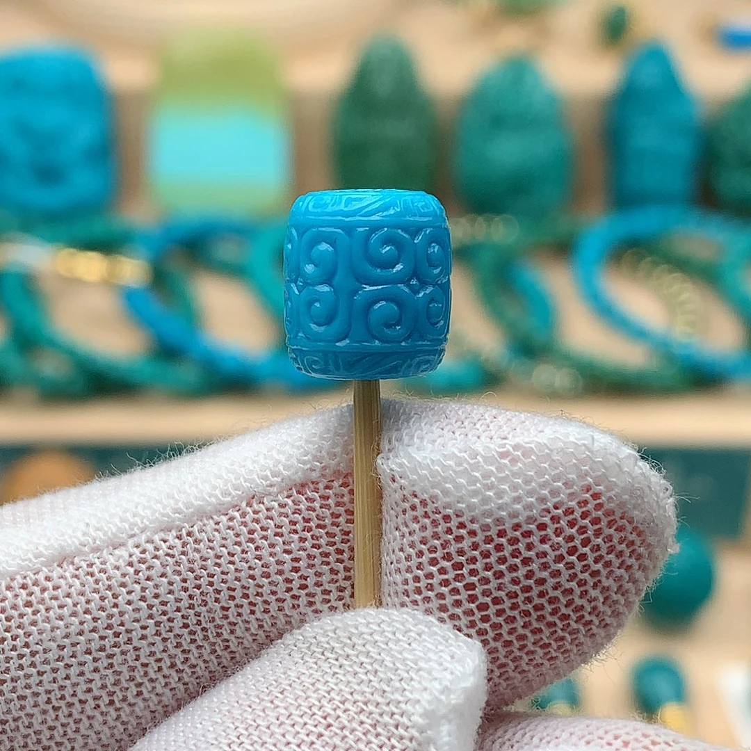 绿松石未镶嵌颈饰