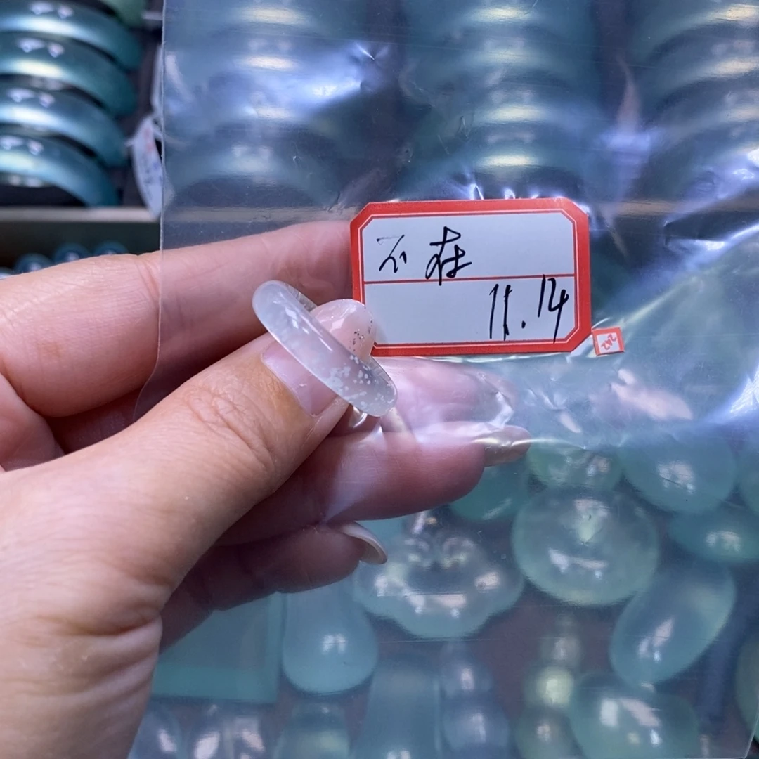 ****买蛇纹石玉未镶嵌手镯