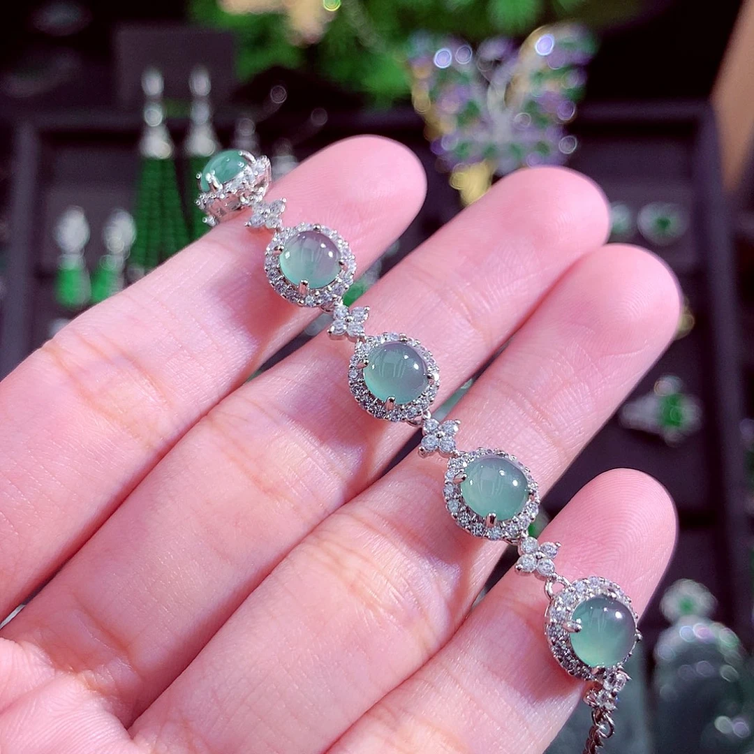 颈饰未镶嵌翡翠天然