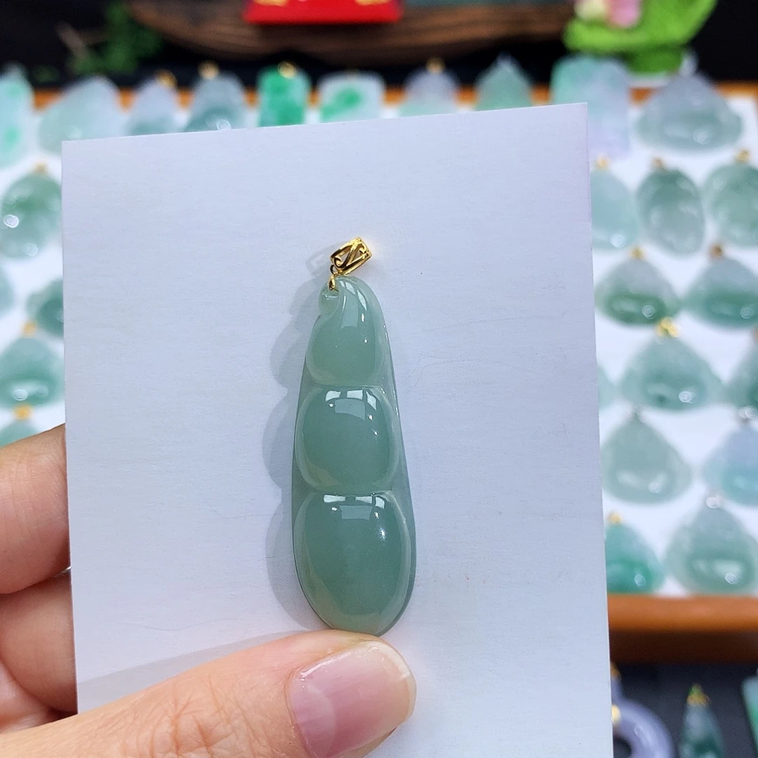 翡翠18K金镶嵌颈饰翡翠吊坠