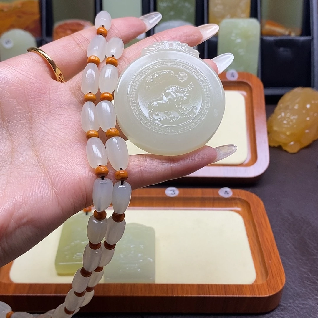 新疆昆仑山料方解石玉