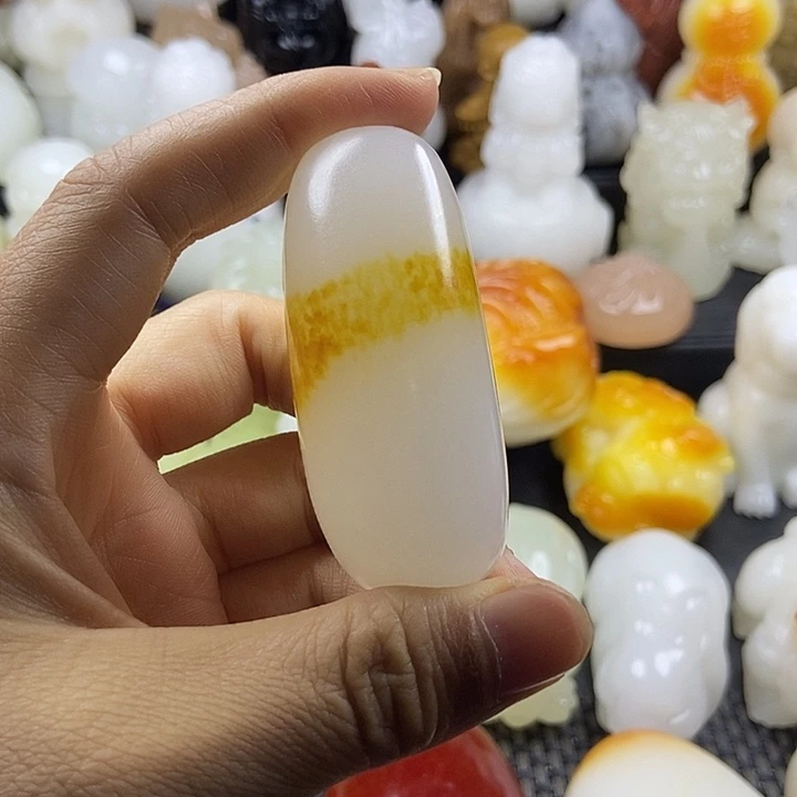 无花朵原石小吊坠