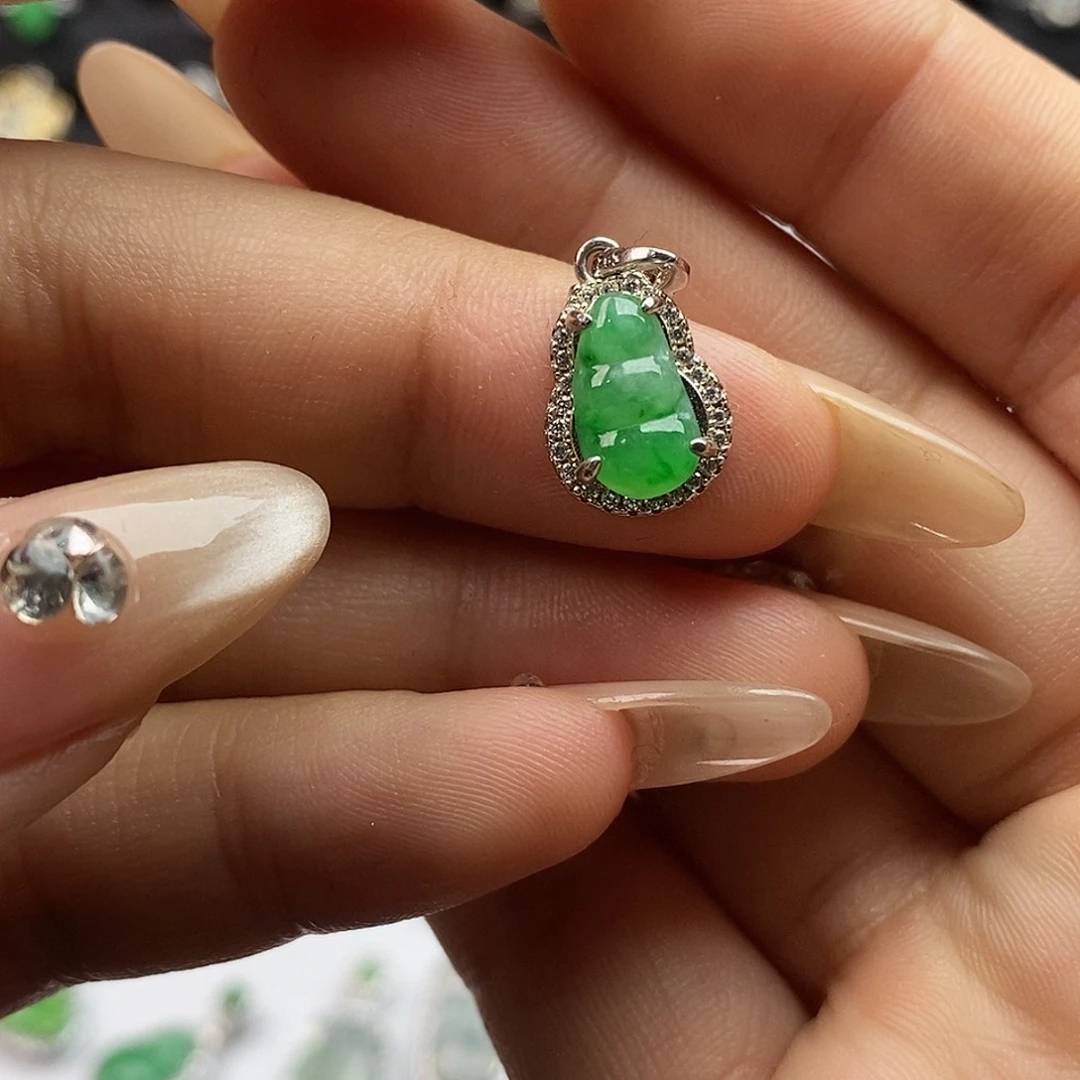 翡翠未镶嵌戒指翡翠