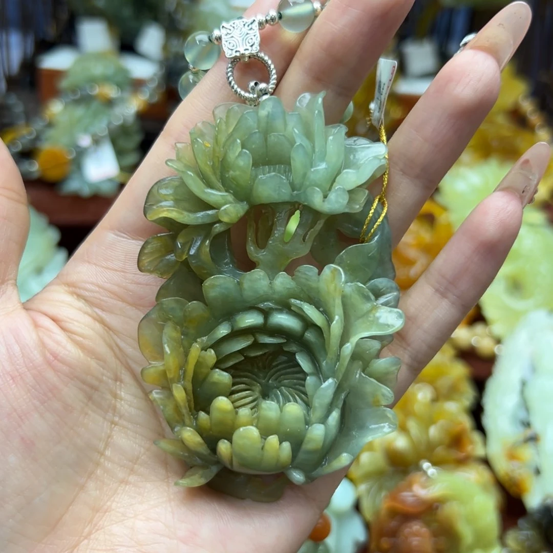 路***间蛇纹石玉未镶嵌颈饰