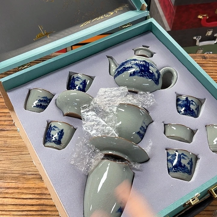 孤品茶具套装等。