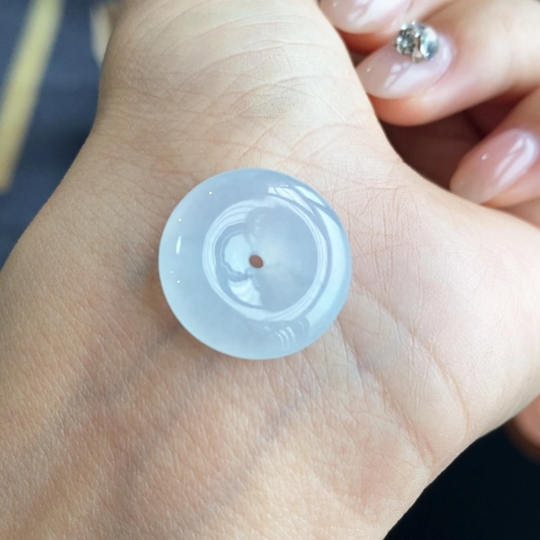 翡翠颈饰未镶嵌翡翠首饰