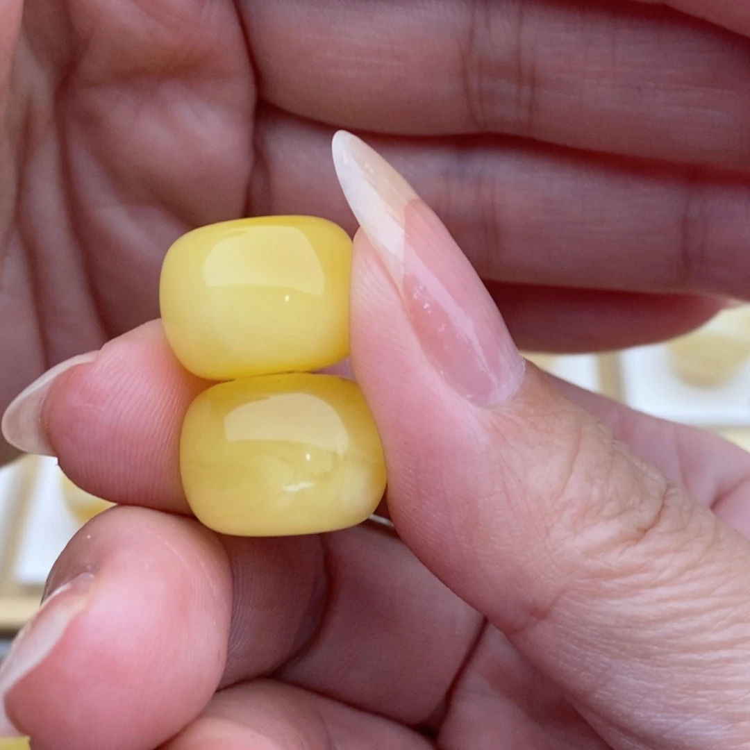 G***.未镶嵌蜜蜡裸石蜜蜡墩子