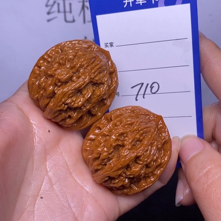 文玩核桃把件710/39.5虎头色差